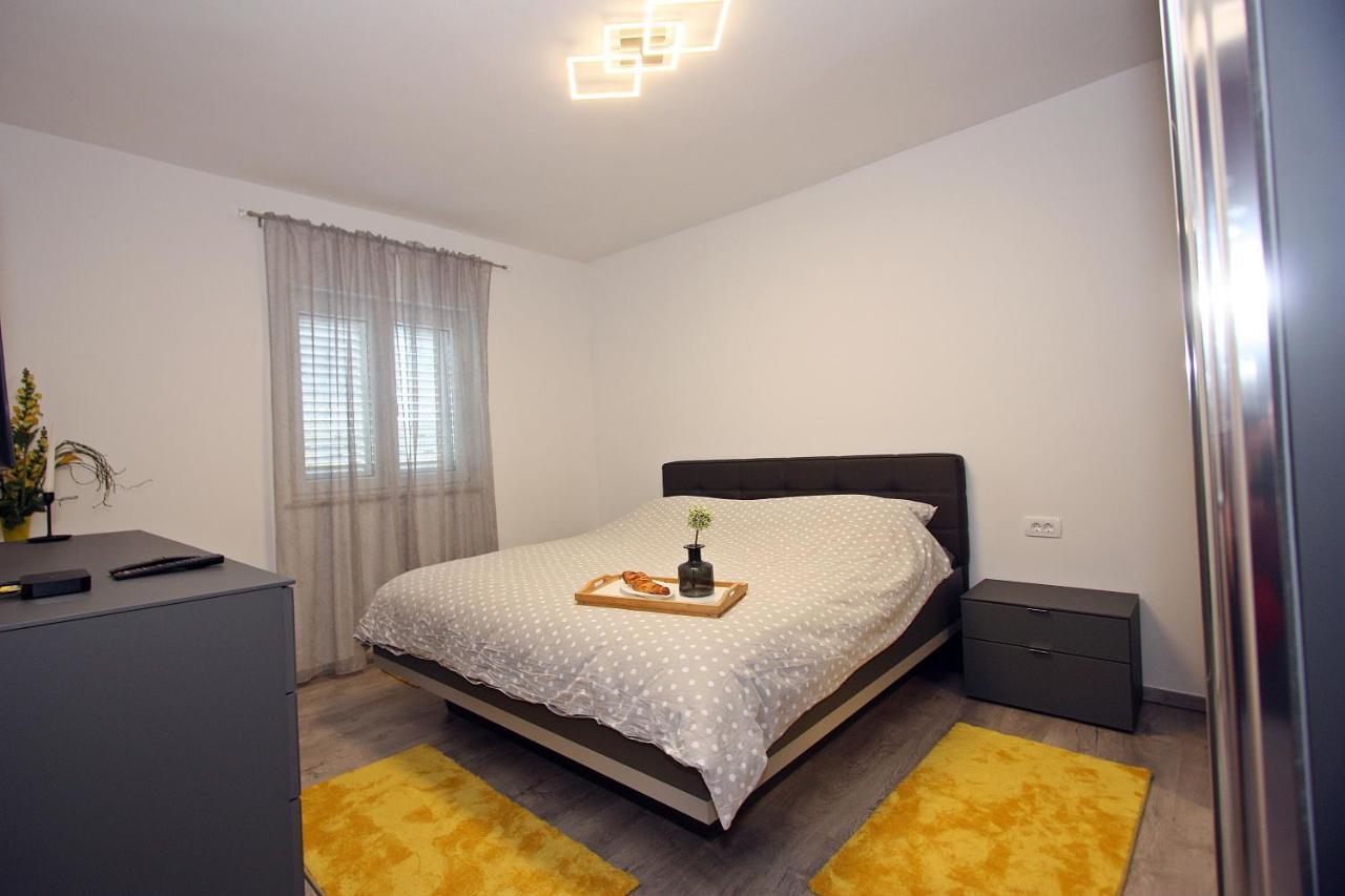 Apartment Petra Супетар Екстер'єр фото
