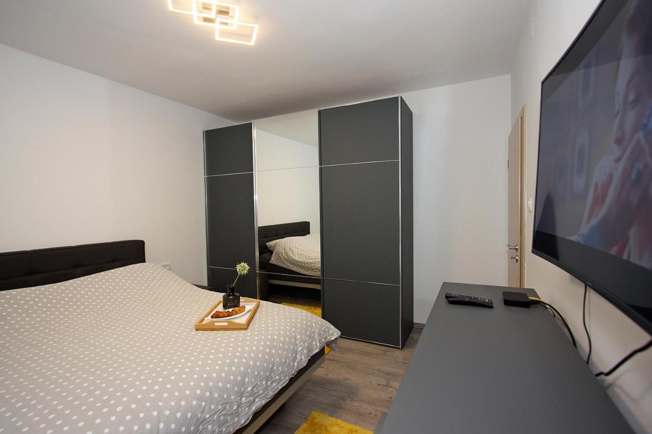 Apartment Petra Супетар Екстер'єр фото
